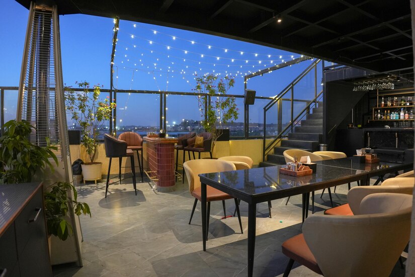 Midtown Kitchen & Bar Rooftop Restaurant Jodhpur